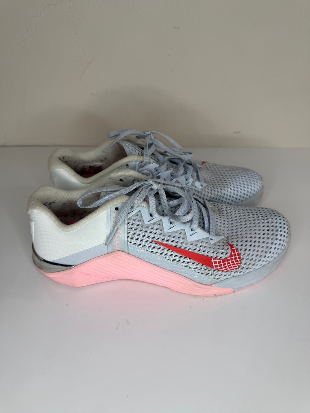 Nike Metcon 6 Womens Size 9 Shoes Gray Crimson Jade Gym Training Sneakers
